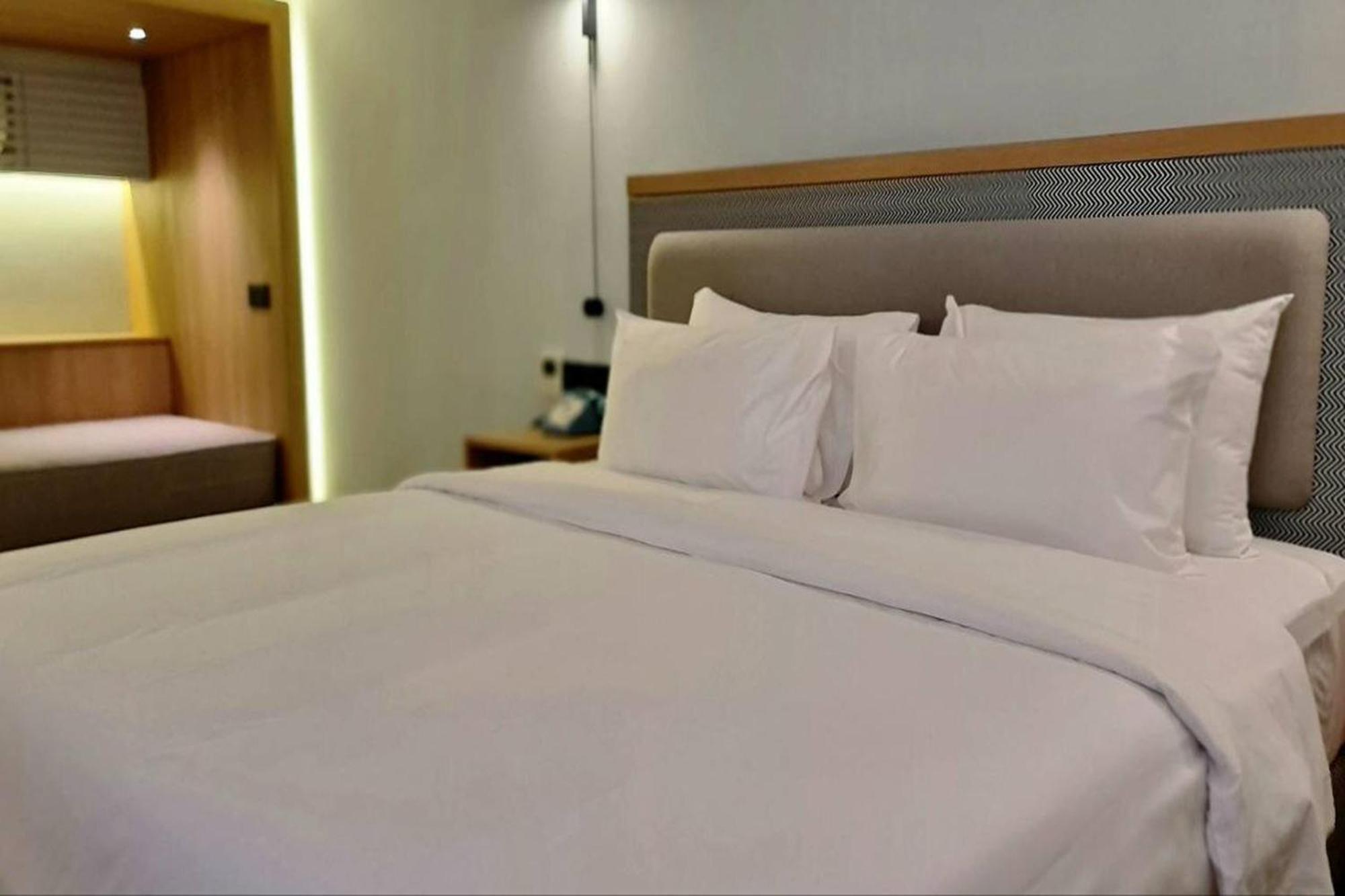 The Sacha Apart-Hotel Thonglor Банкок Екстериор снимка
