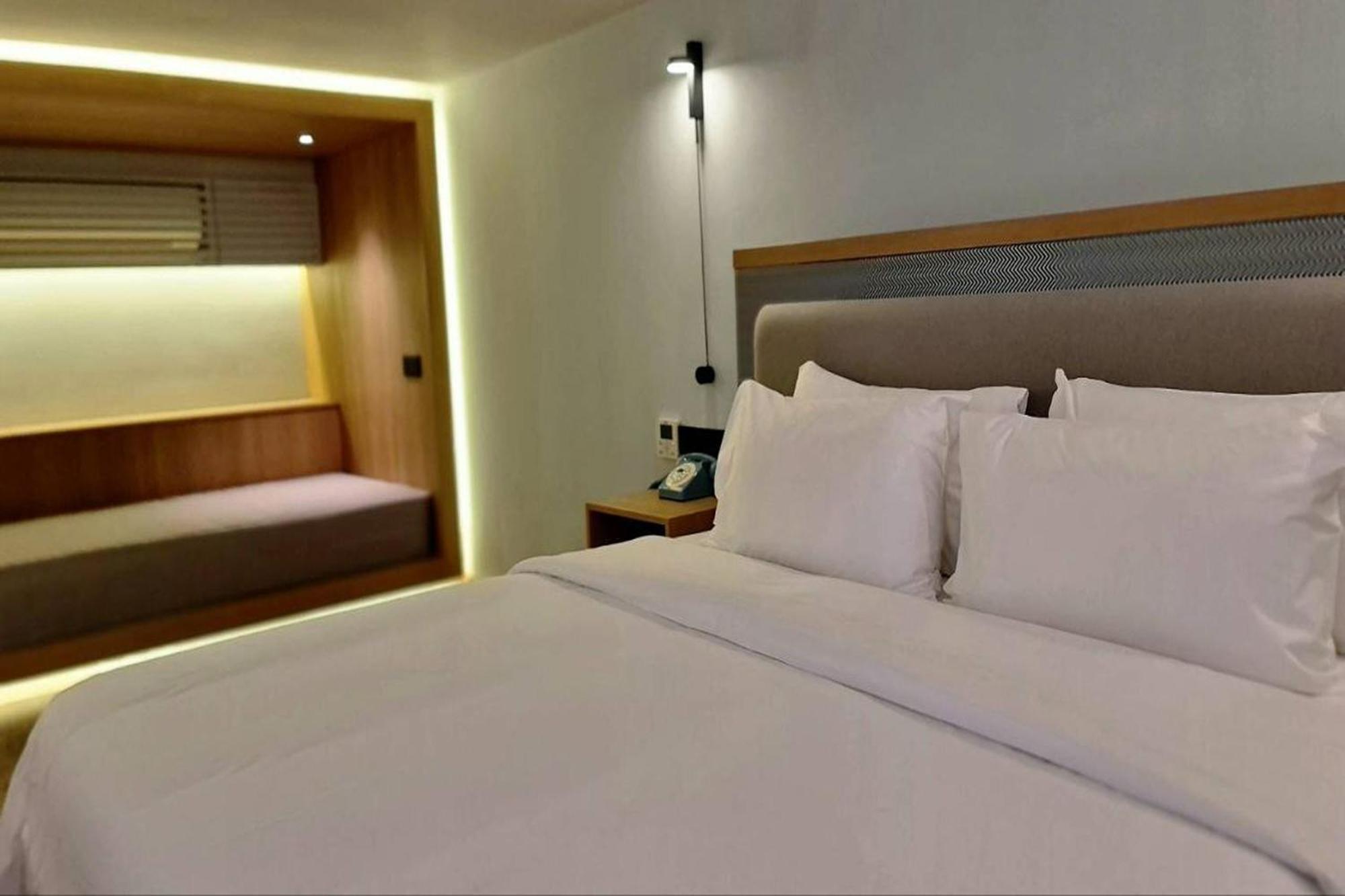 The Sacha Apart-Hotel Thonglor Банкок Екстериор снимка