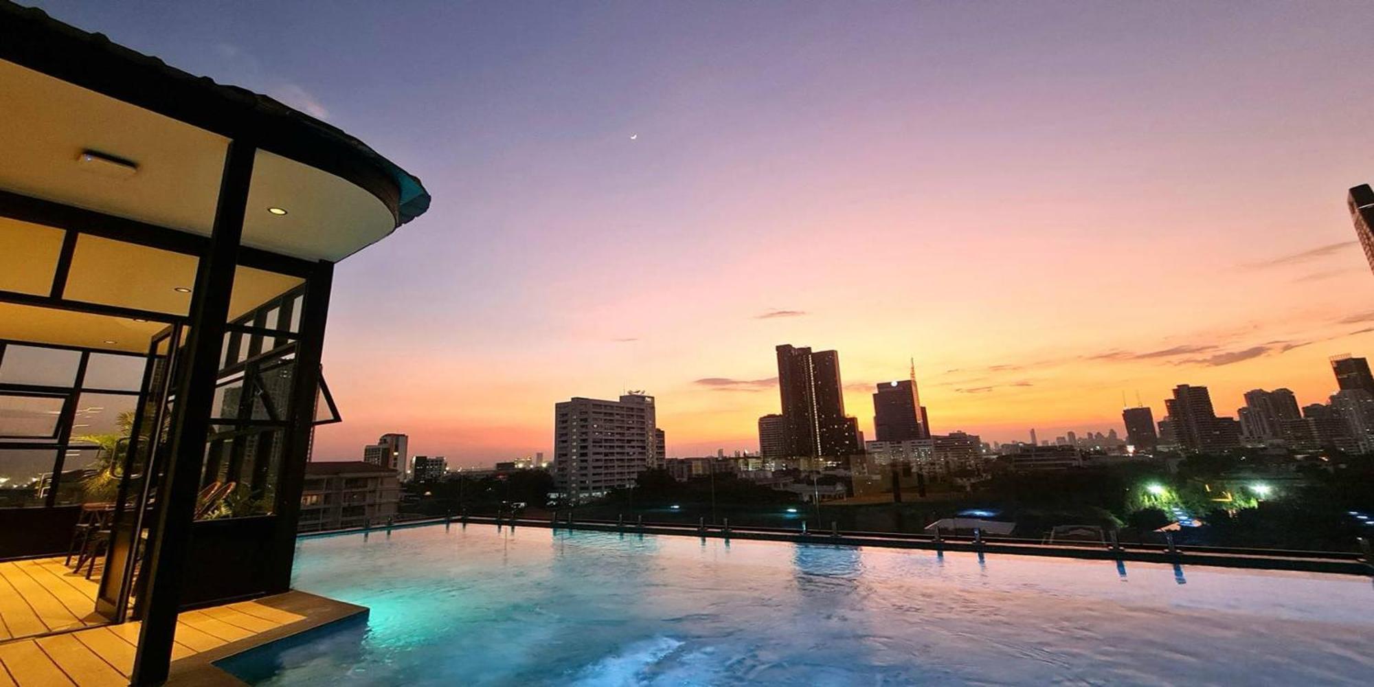 The Sacha Apart-Hotel Thonglor Банкок Екстериор снимка